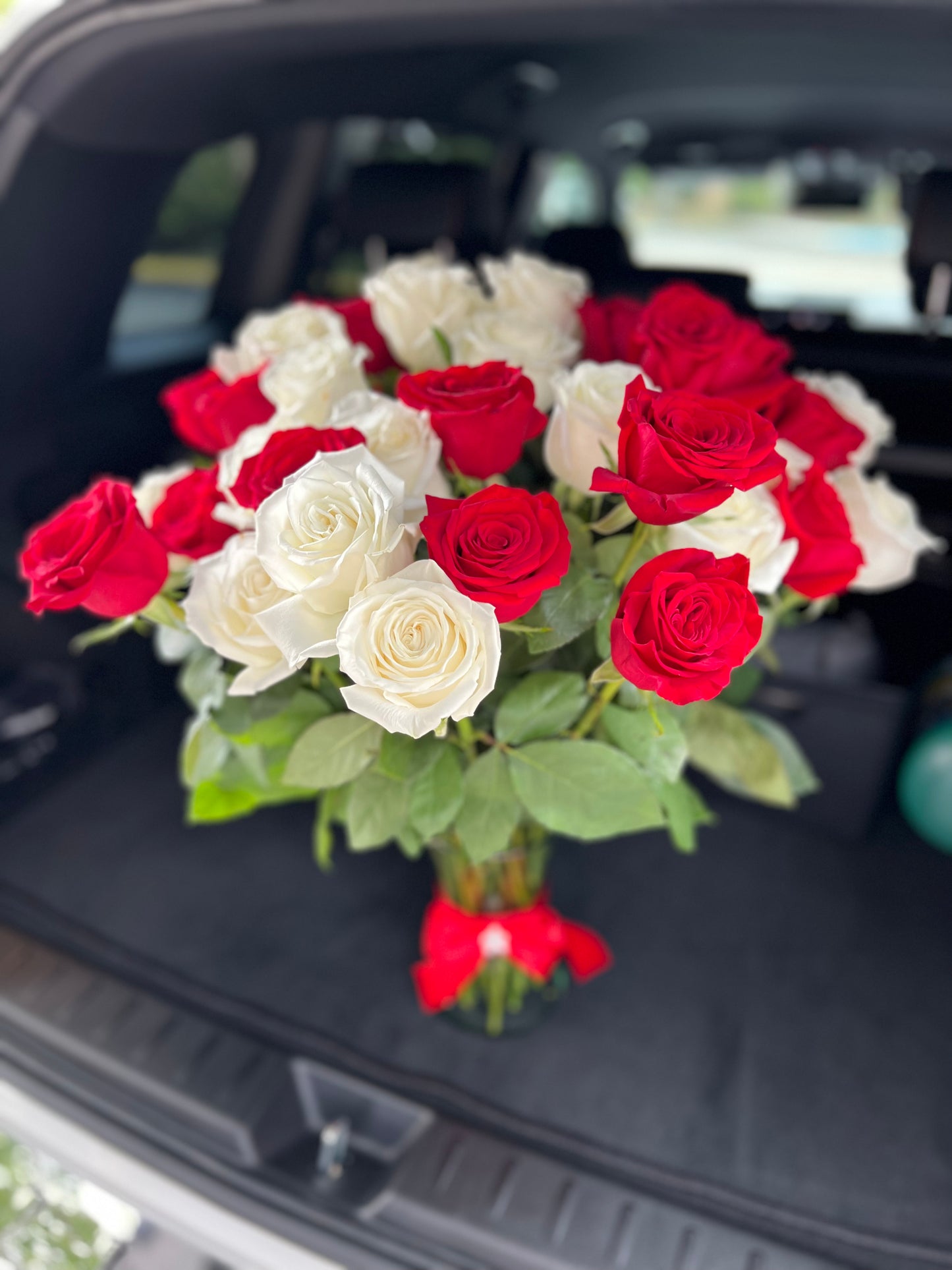 Red & White Vase Bouquet - Fresh Roses